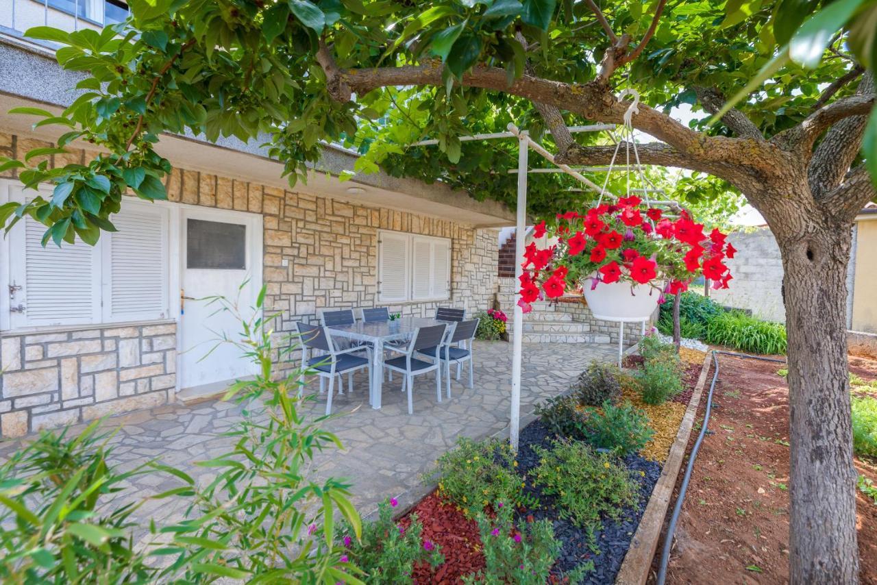 פאז'אנה Apartment Tesic Close To The Sea With Shared 4Xbicycles מראה חיצוני תמונה