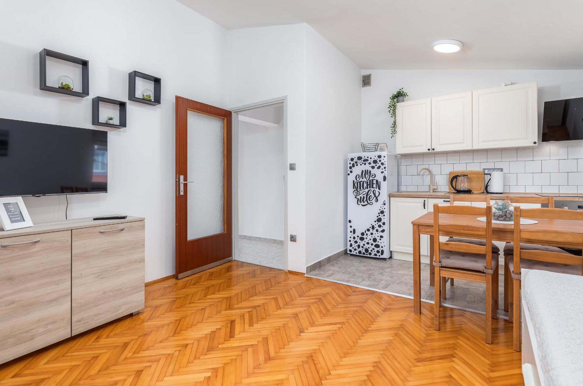 פאז'אנה Apartment Tesic Close To The Sea With Shared 4Xbicycles מראה חיצוני תמונה