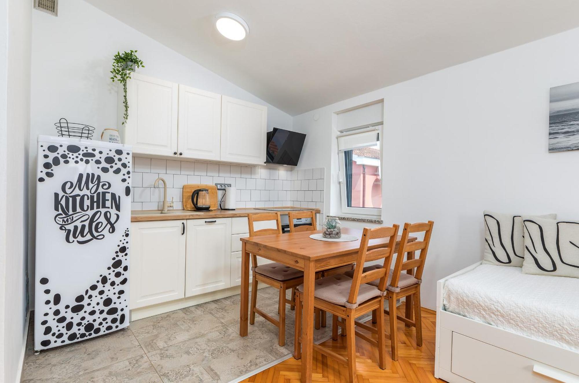 פאז'אנה Apartment Tesic Close To The Sea With Shared 4Xbicycles מראה חיצוני תמונה